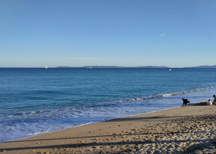 Grand T2 Classe 4 Etoiles - Plein Sud Et Tres Calme Au Lavandou *