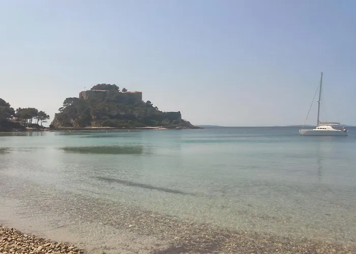 Grand T2 Classe 4 Etoiles - Plein Sud Et Tres Calme Au Lavandou Le Lavandou